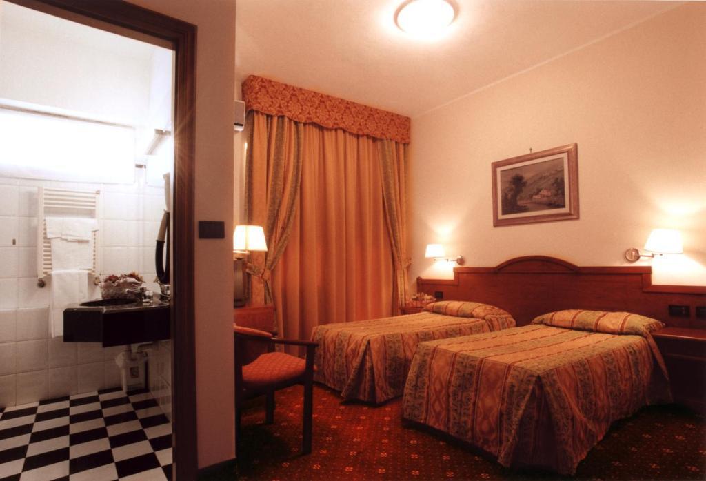 Hotel Cinzia Ristorante Christian E Manuel Vercelli Pokój zdjęcie