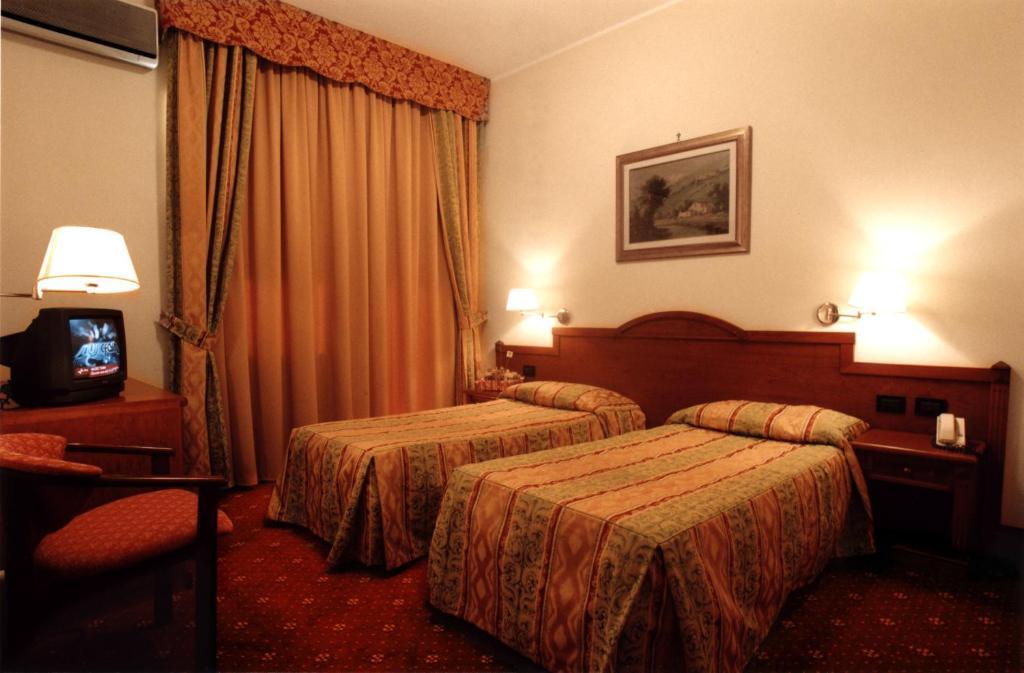 Hotel Cinzia Ristorante Christian E Manuel Vercelli Pokój zdjęcie